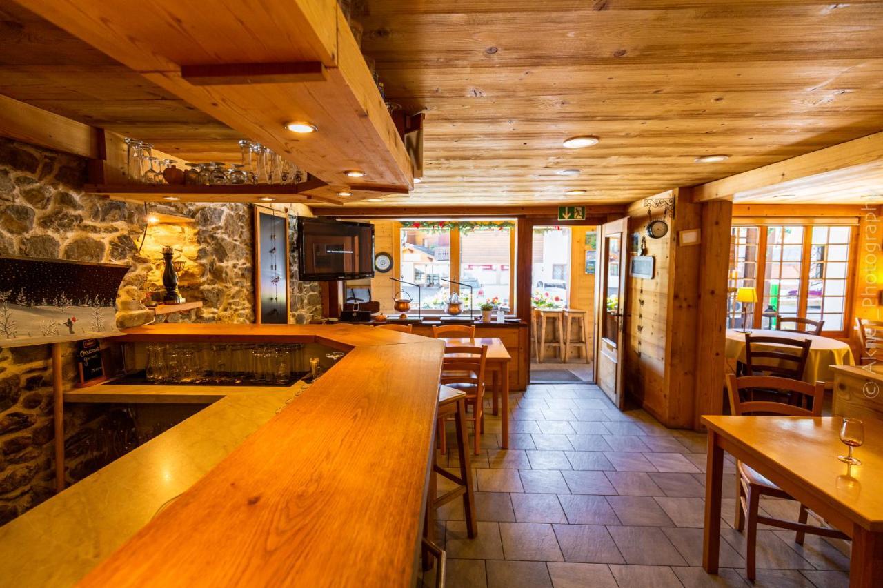 Hotel Restaurant Les Lilas Лес-Діаблеретс Екстер'єр фото