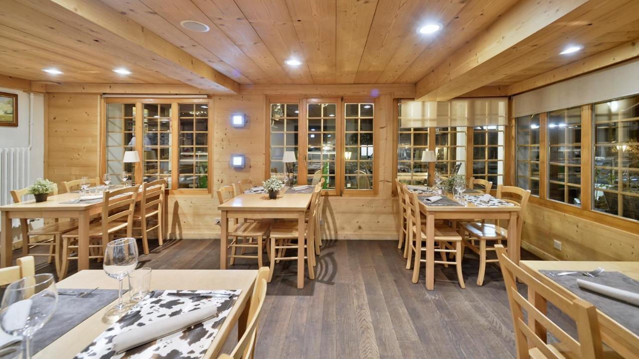 Hotel Restaurant Les Lilas Лес-Діаблеретс Екстер'єр фото